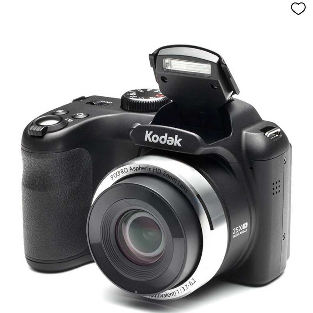 Kodak PixPro az252 Camera with Bag and Tripod